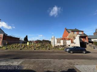 VERDER TE BOUWEN WONING GELEGEN IN HET CENTRUM VAN VELM OP 4A 55CA, PERCEEL 23 METER BREED EN 18 METER DIEP, MET EEN WESTELIJK GEORIËNTEERDE TUIN.