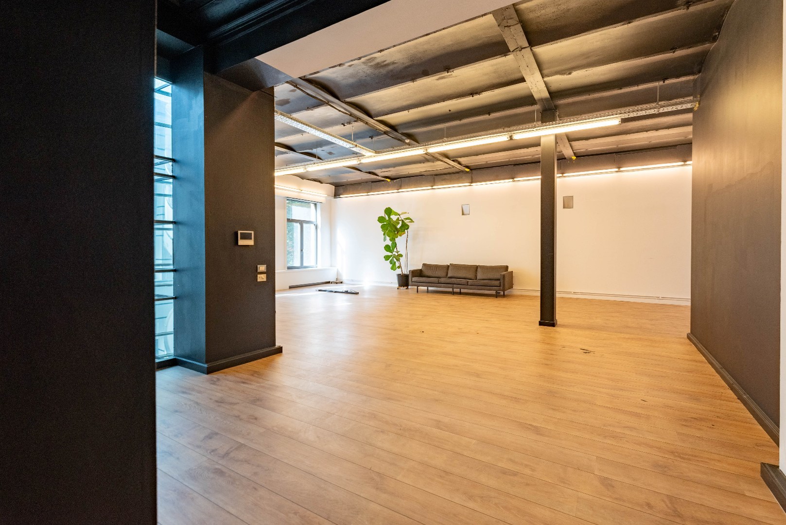 Commercial à louer à Anvers - photo 4