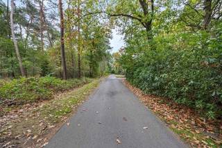 Ruim perceel bouwgrond voor open bebouwing gelegen in de Nieuwelaan te Kapellen, toekomstig huisnummer 23.Rustig gelegen in een groene omgeving doch...