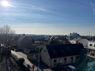 Gelegen op de 3e verdieping Residentie Sir James in het centrum van Zottegem treffen we dit nieuw te bouwen appartement.Dit project zal afgewerkt...
