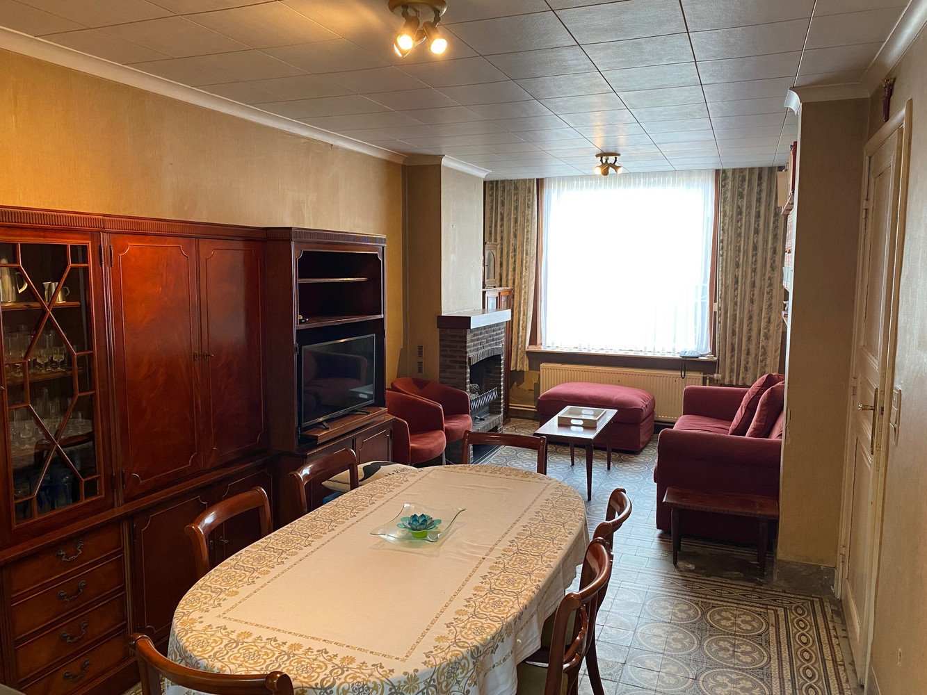 Betaalbare, goed gelegen en op te frissen starterswoning met stadstuintje. - foto 3