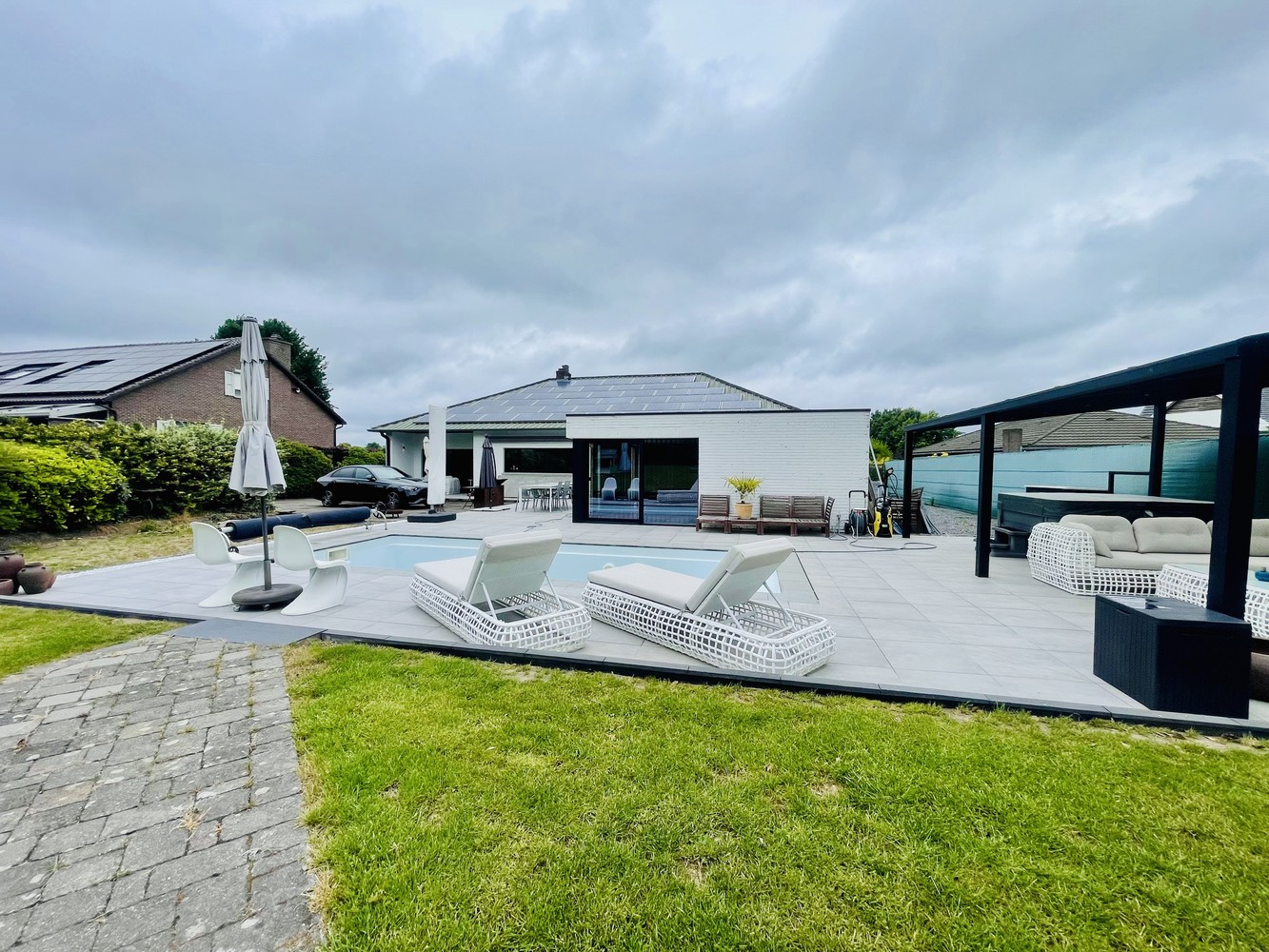 Smaakvol gerenoveerde villa met zwembad en poolhouse - foto 2