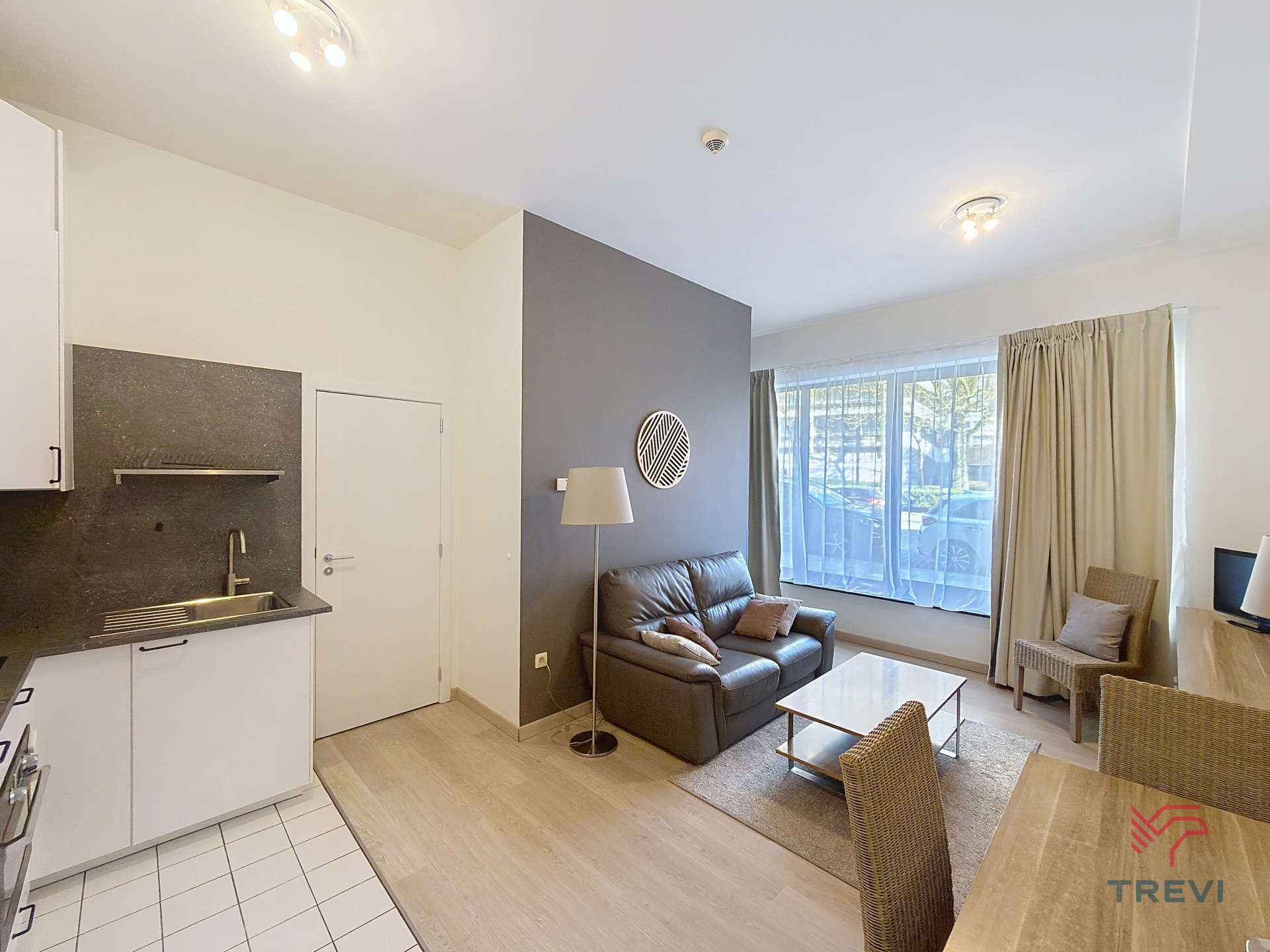 GEMEUBILEERDE STUDIO MET SLAAPHOEK NABIJ TOUR &amp; TAXIS ! - foto 2