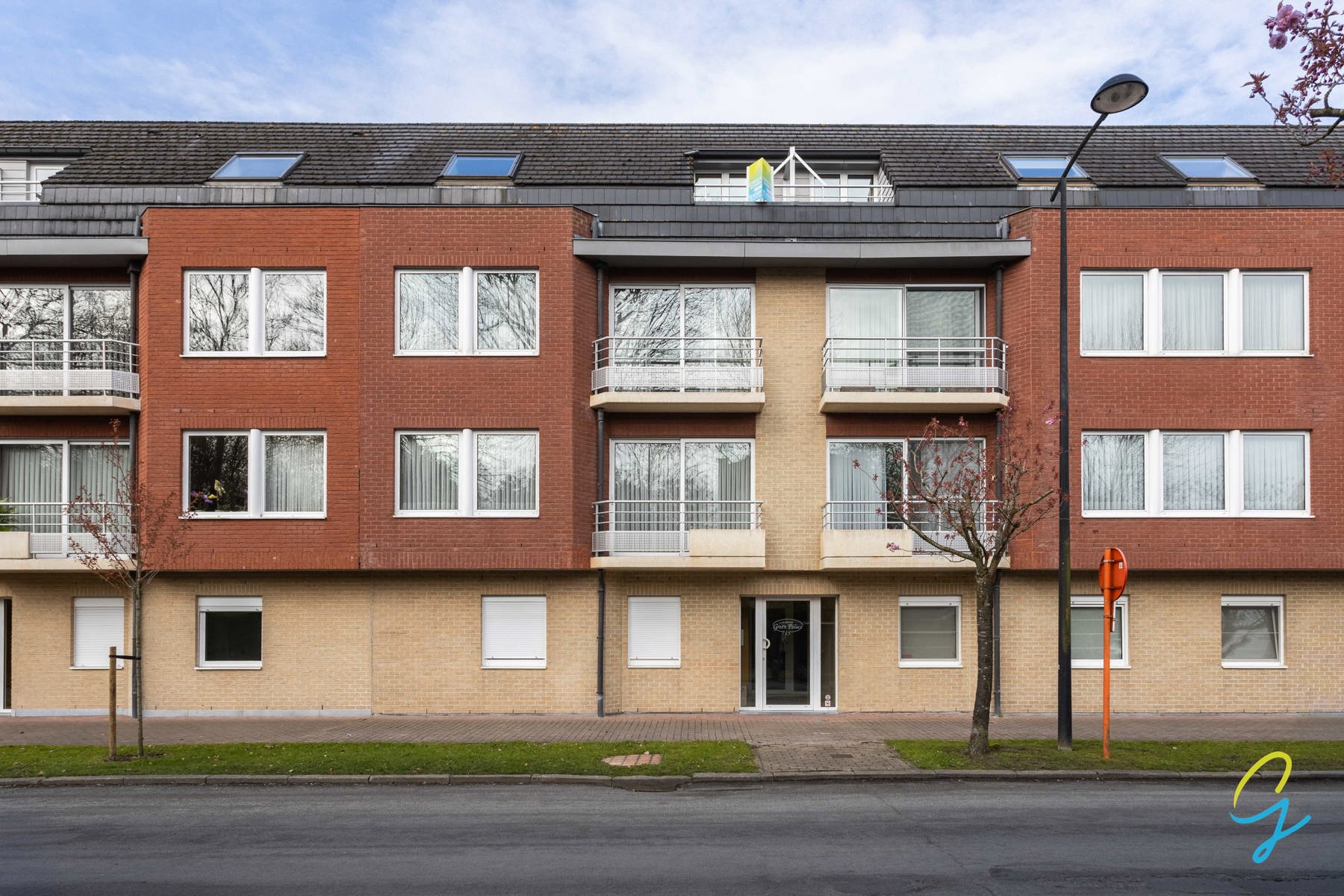 Appartement met 2 slaapkamers en garage te koop in Ronse. - foto 2