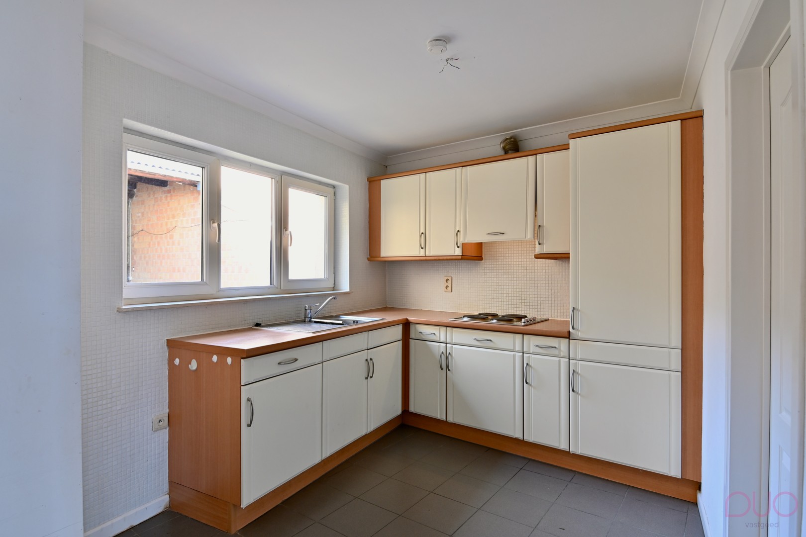 Ruim instapklaar appartement in het hartje van Zoutleeuw met twee slaapkamers en privatief genot van een autostaanplaats - foto 5