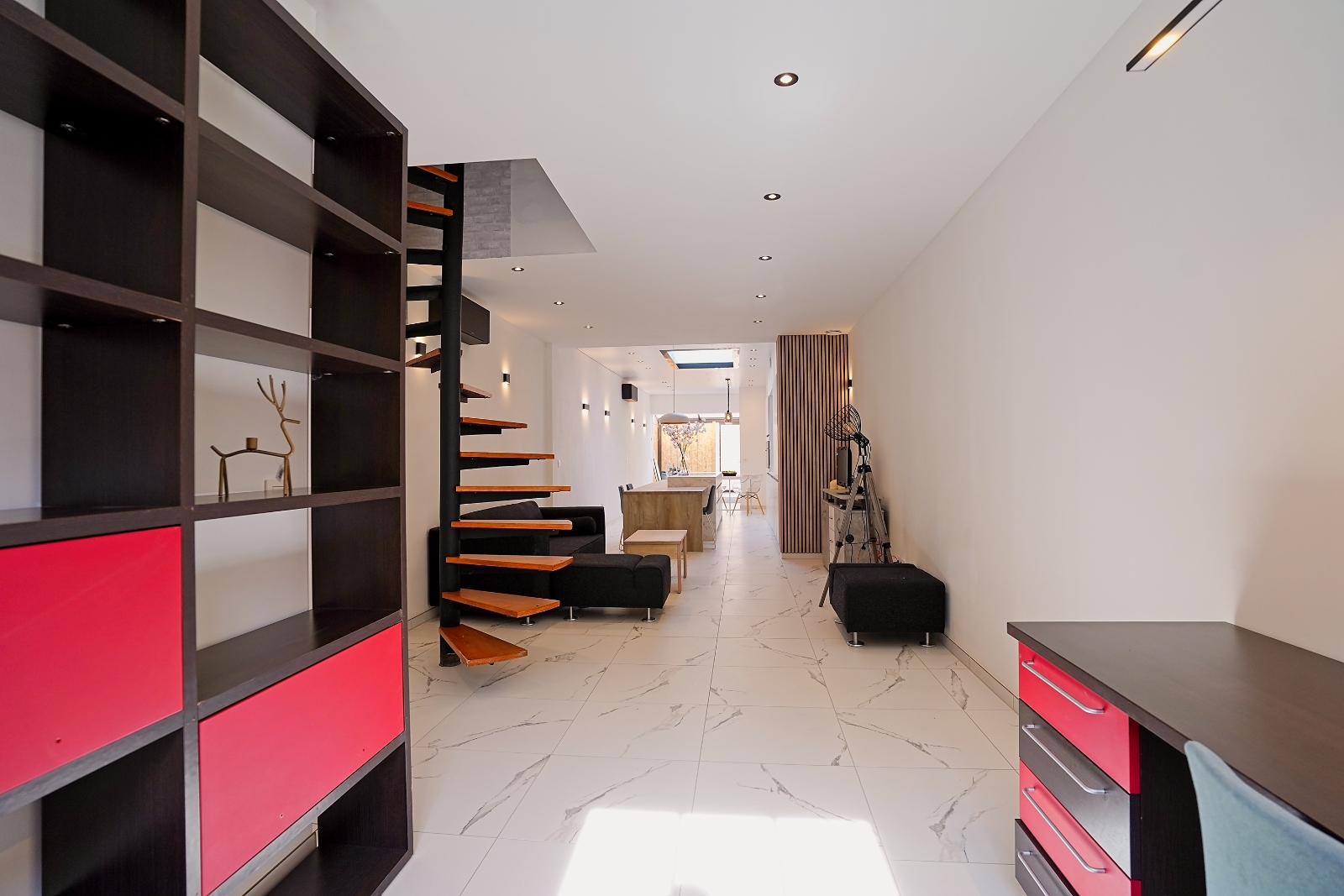 Volledig gerenoveerde en energiezuinige woning met garage in Sint-Niklaas - foto 5