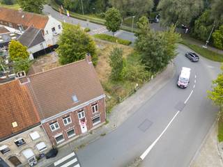 Vlot bereikbare bouwgrond gelegen in het bloeiende Marke. Vlotte ontsluiting mogelijk. Nabij fietspad (doenaertpad - gulden spoorpad) Op wandel -en fietsafstand van scholen (vrije centrum school, damiaanschool, open groene) en winkels (Spar op Pottelberg, Carrefour in de Rekkemsestraat)Benieuw naar meer? Neem nu contact op met dossierverantwoordelijke Matthias Vanneste via 0479 67 68 48 of matthias.vanneste@dewaele.com