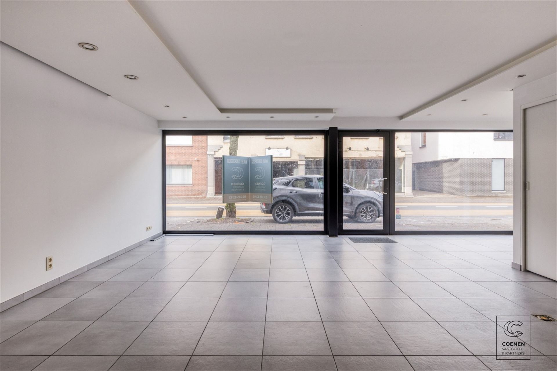 Handelspand van 61 m² op TOPligging te centrum Rijkevorsel! - foto 4