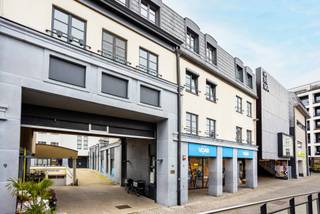 Dit gezellige en lichtrijke appartement ligt op de tweede verdieping van een kleine, rustige residentie in het centrum van Aalst.Het beschikt over...