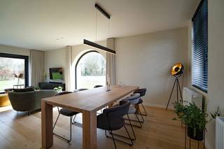 Te koop: Betaalbare KWALITATIEVE PASTORIJNIEUWBOUW met ZONNEPANELENIn een rustige verkaveling vind je deze kwalitatieve pastorijstijl...