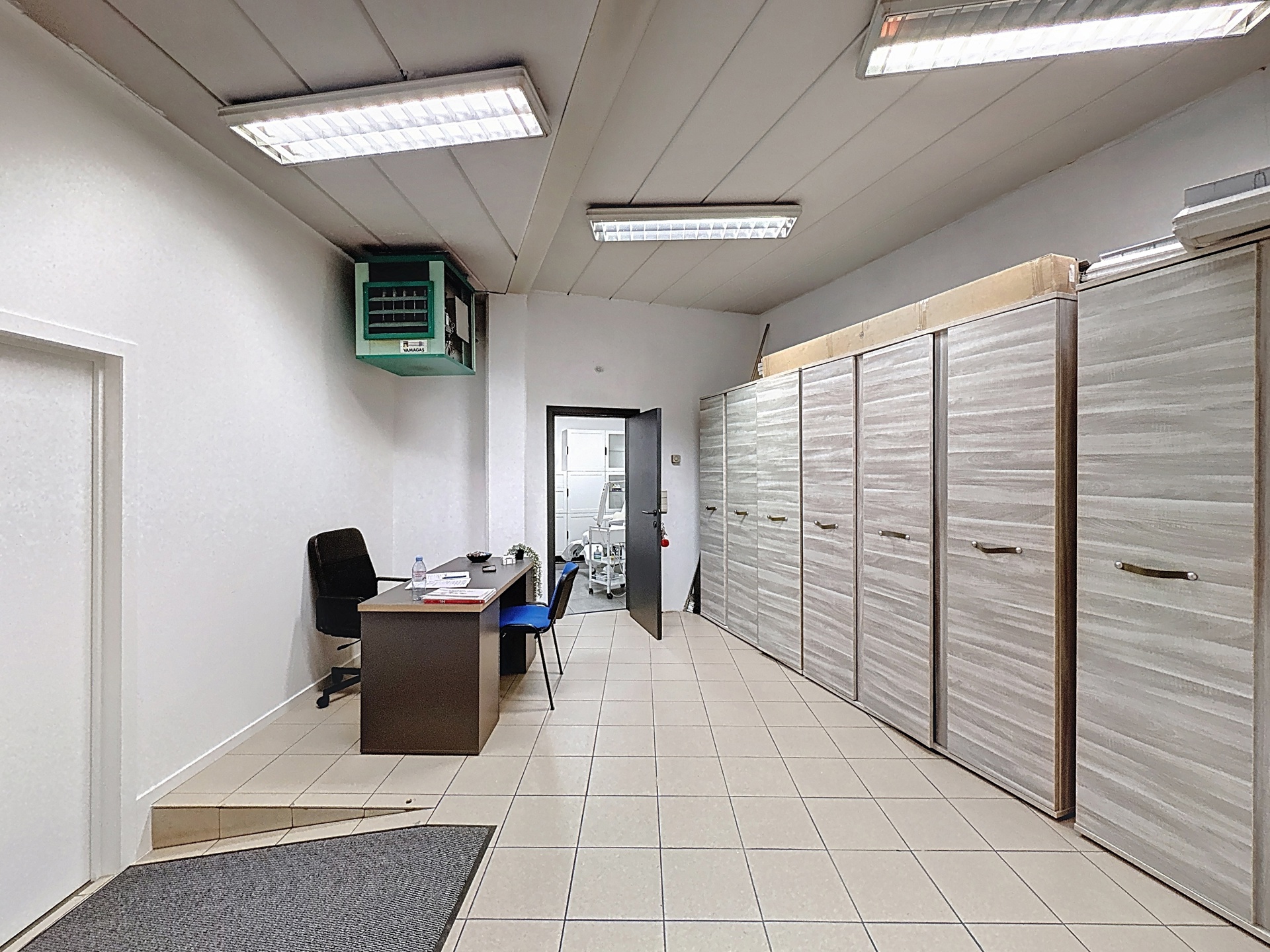 Commercial à louer à Denderleeuw - photo 3