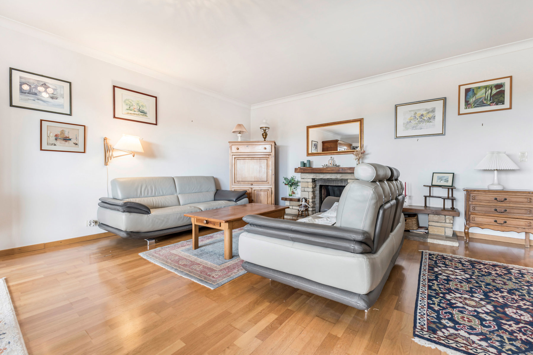 Goed gelegen appartement met twee slaapkamers - foto 2