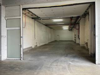 Deze bedrijfshal / opslagloods van +- 180m² is zeer centraal gelegen op het Verlipark! Het bedrijventerrein Verlipark is gelegen in Mol - Donk,...