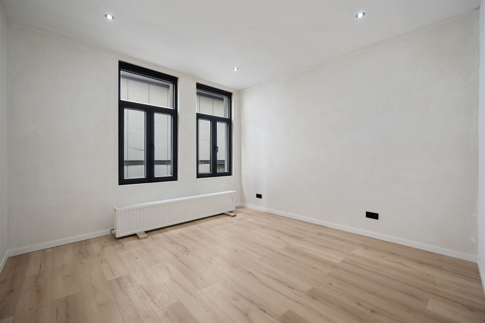 Vernieuwd huis met 2 kamers in de binnenstad - foto 4