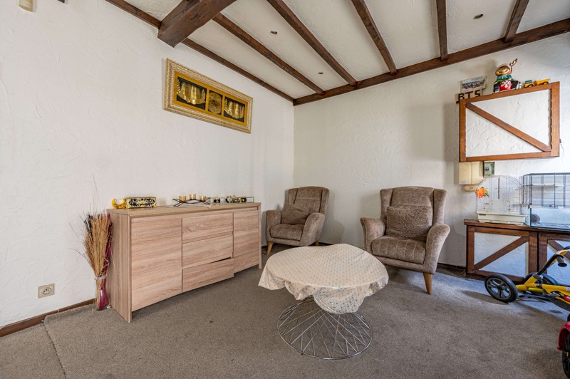 Ruime instapklare rijwoning te koop in het centrum van Oostrozebeke te koop! - foto 4
