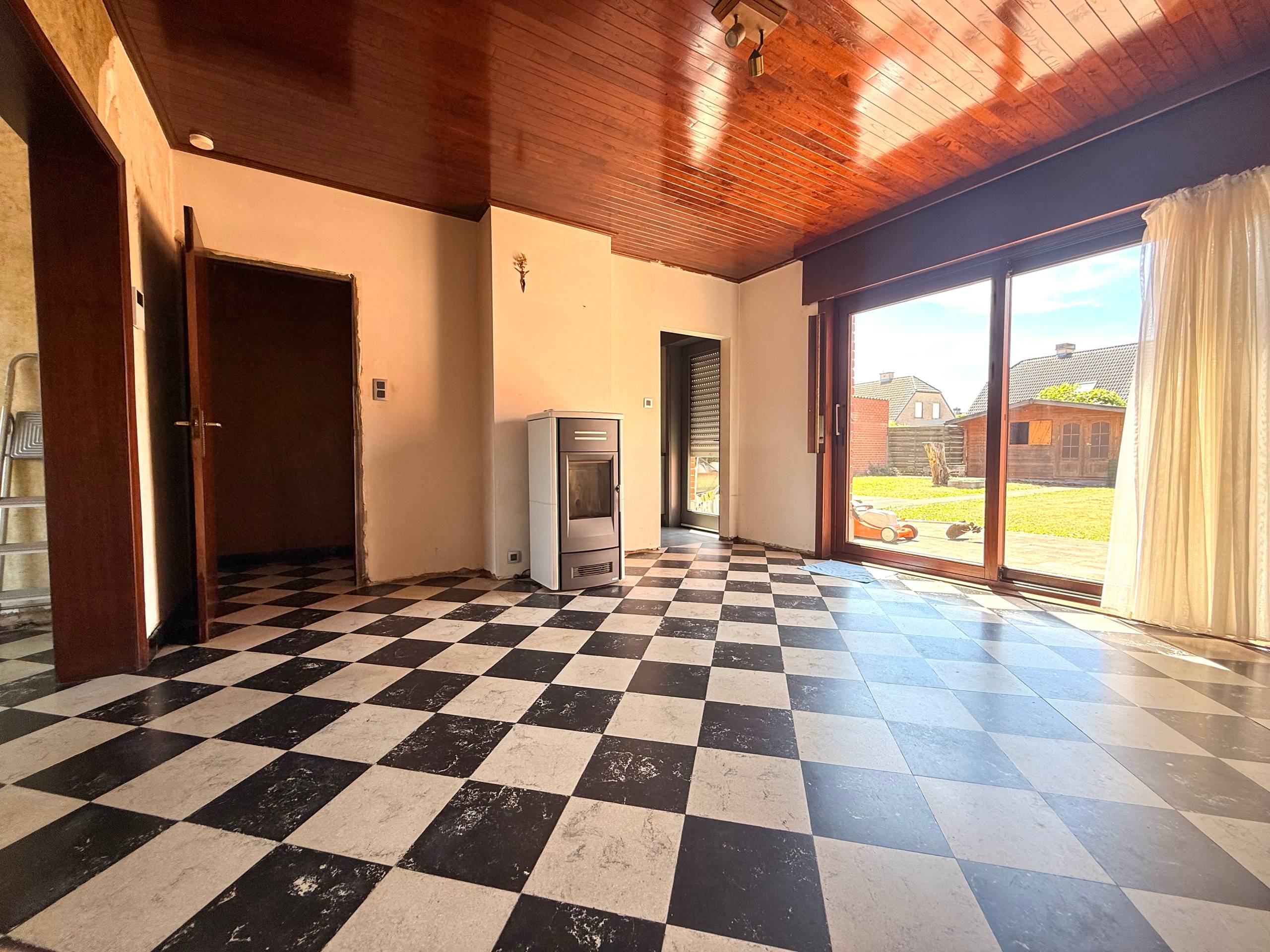 Ruime woning met 3 slaapkamers en garage te koop in Geluwe. - foto 5