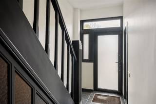 In één van de meest gegeerde en mooiste straten van Merksem bevindt zich deze uitzonderlijke herenwoning met unieke, architecturale gevel die...