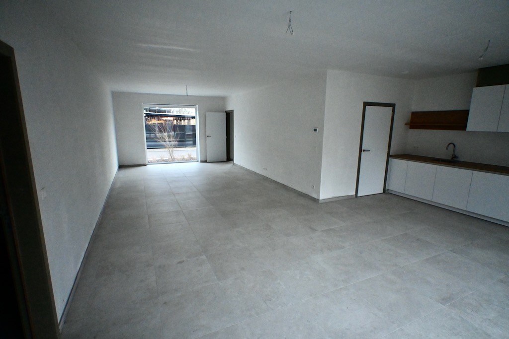 Ruime Nieuwbouwwoning met 3 slaapkamers ! - foto 2