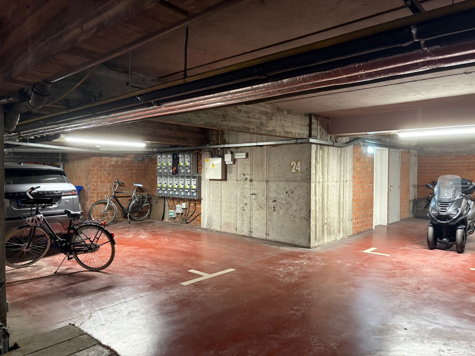 Autostaanplaats nabij Zuidpark - Te huur - foto 1