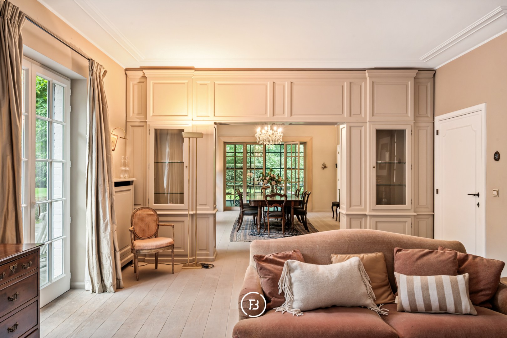 Manoir sur 8 917 m² - photo 4