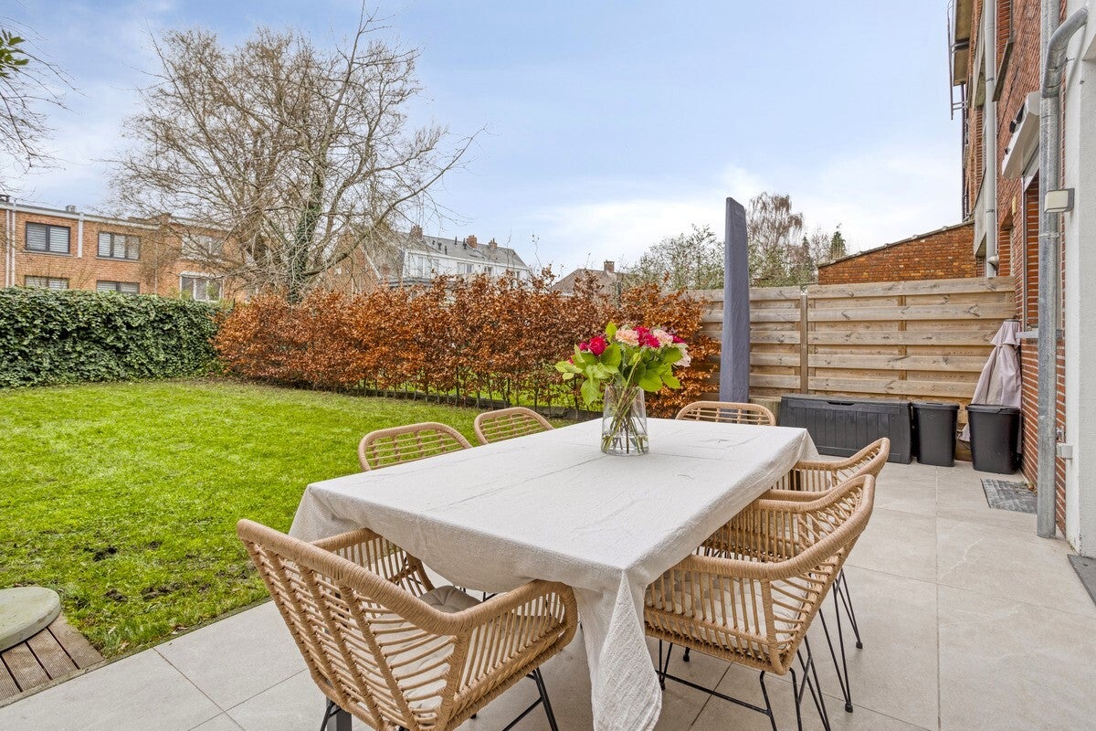 Instapklaar gelijkvloers appartement met 2 slaapkamers en grote tuin - foto 4