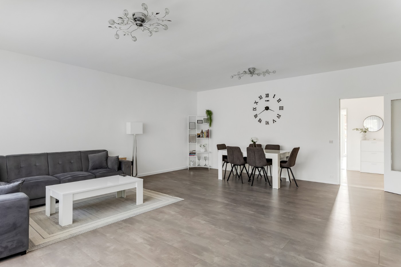 Gerenoveerd app. op 1e verd. met 3 slpk. en garage - foto 1