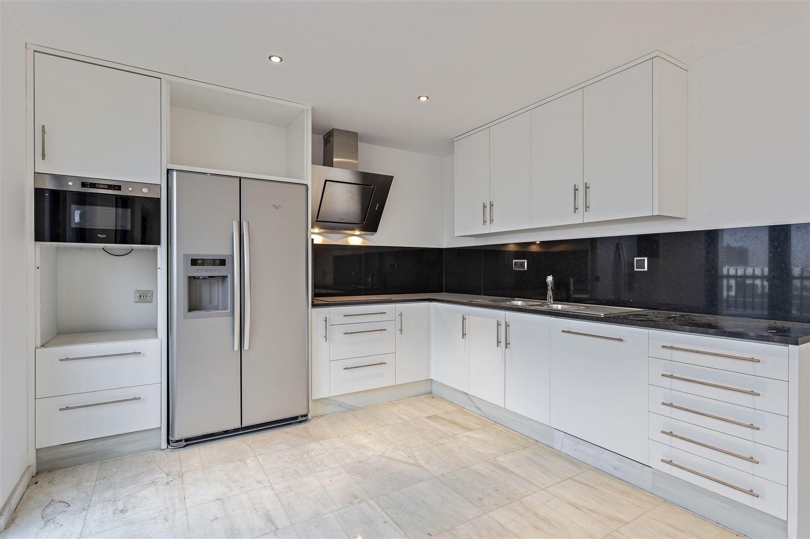 Appartement à louer à Anvers avec 2 chambres - photo 3