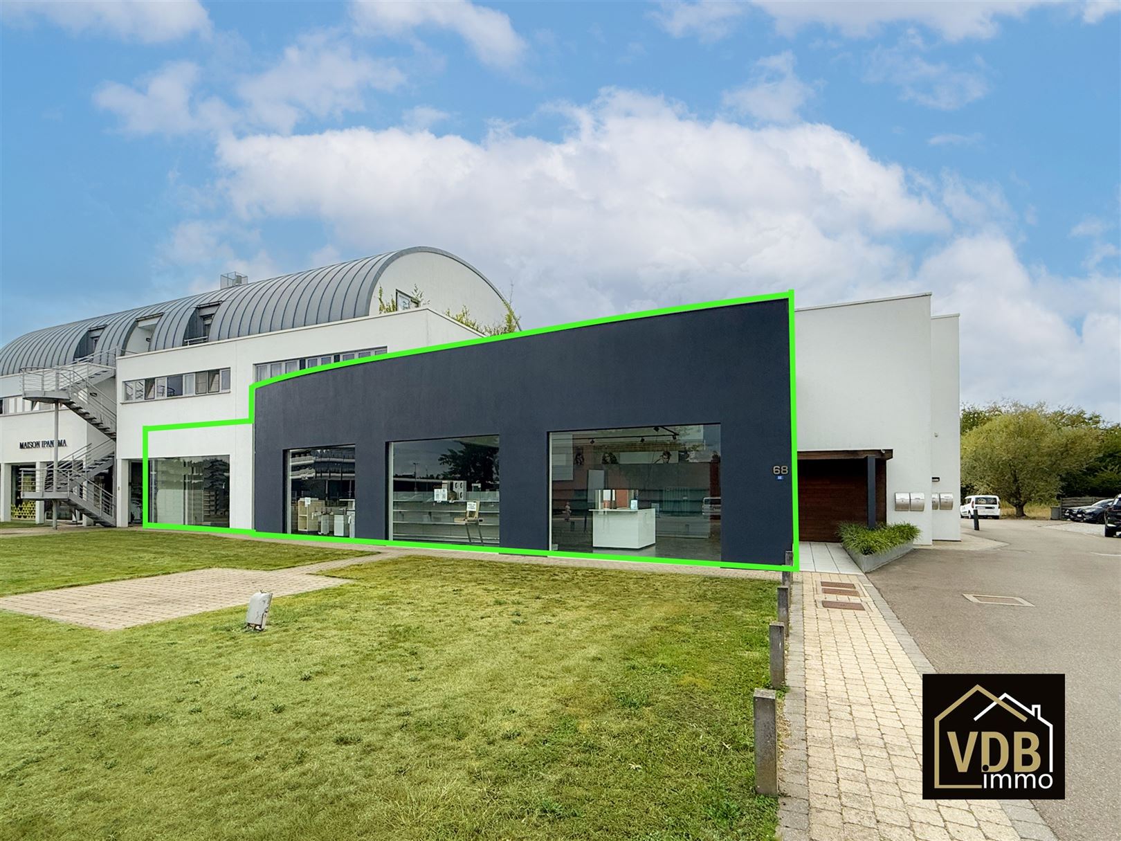 Commercieel gebouw op toplocatie, verhuurd met goed rendemen - foto 1