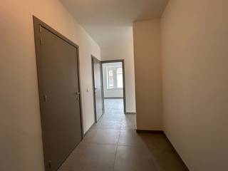 In het centrum van Handzame, pal naast de kerk, bevindt zich dit gloednieuwe woonproject met 6 moderne en energiezuinige appartementen. Dankzij...