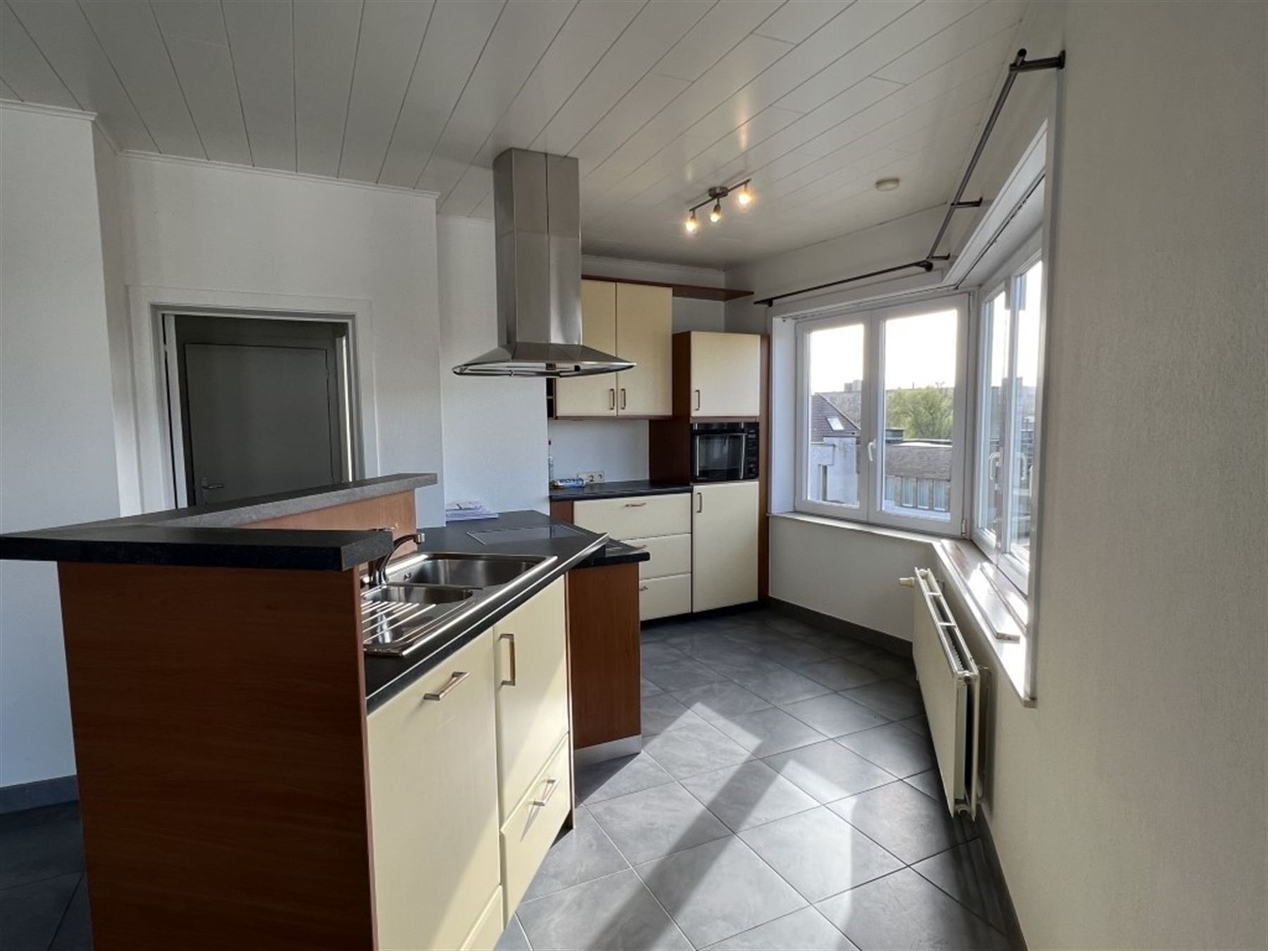 Apartment for rent in Ronse with 3 bedrooms - photo 2