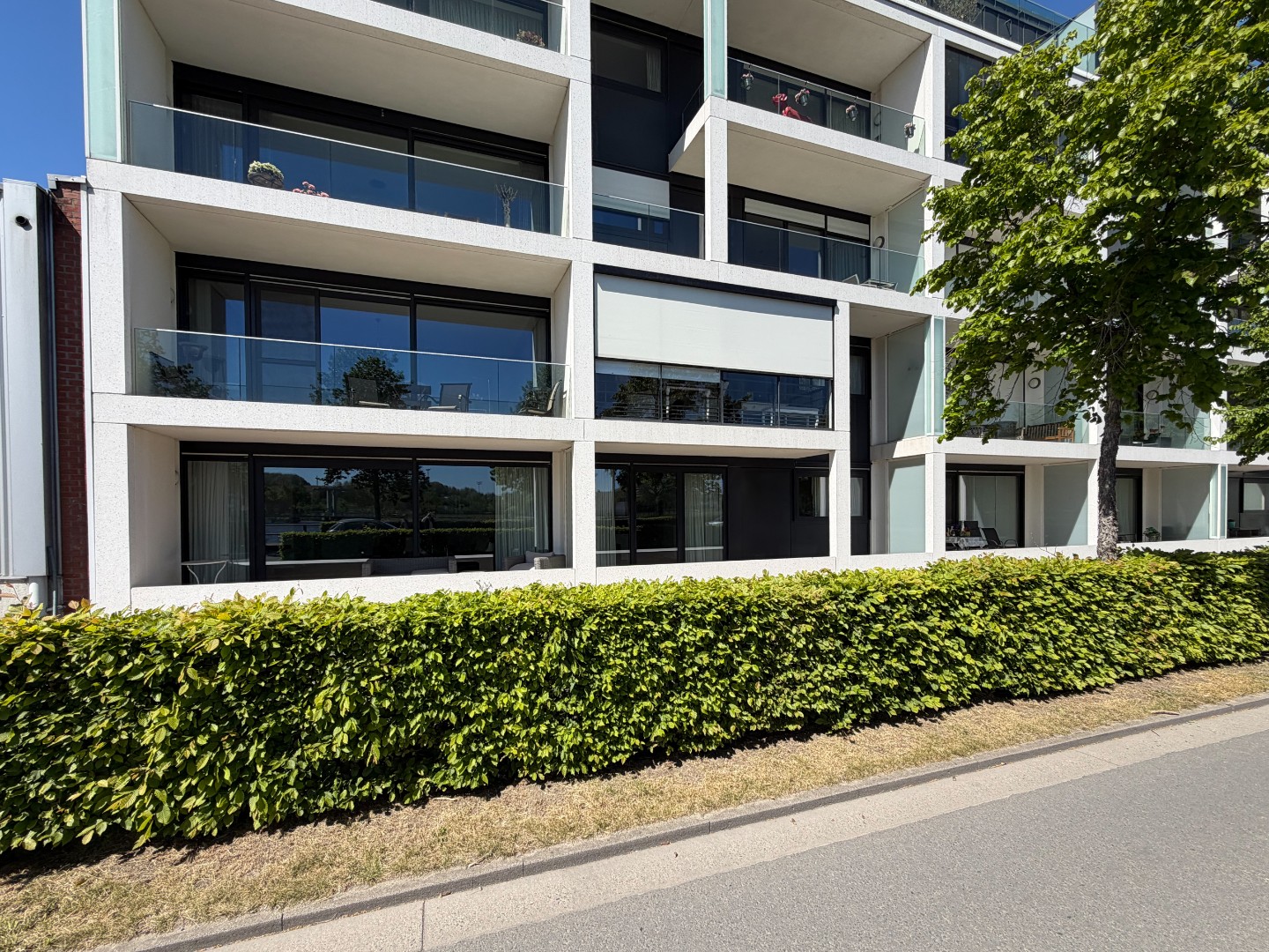 Te koop, Luxueus gelijkvloers appartement met 3 slaapkamers en zicht op de Schelde te Oudenaarde! - photo 4
