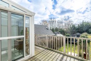 Prachtige woning met 3 à 4 slaapkamers, 2 badkamers, een zonnige tuin en een diepe garage, rustig gelegen in het mooie Lissewege. Deze...