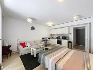 EuEuropawijk. Studio (2.07) ± 36 m² met terras ± 13 m², gelegen op de 2e verdieping. Inkomhal met veiligheidsdeur, woonkamer/slaapkamer 20...