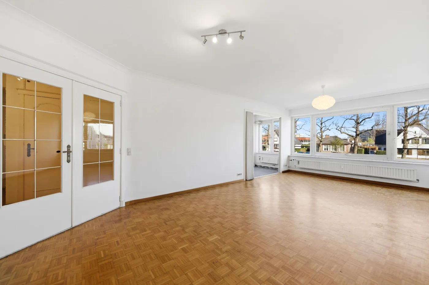 Goed gelegen, op te frissen appartement met 2 slpks en ruim terras - foto 5