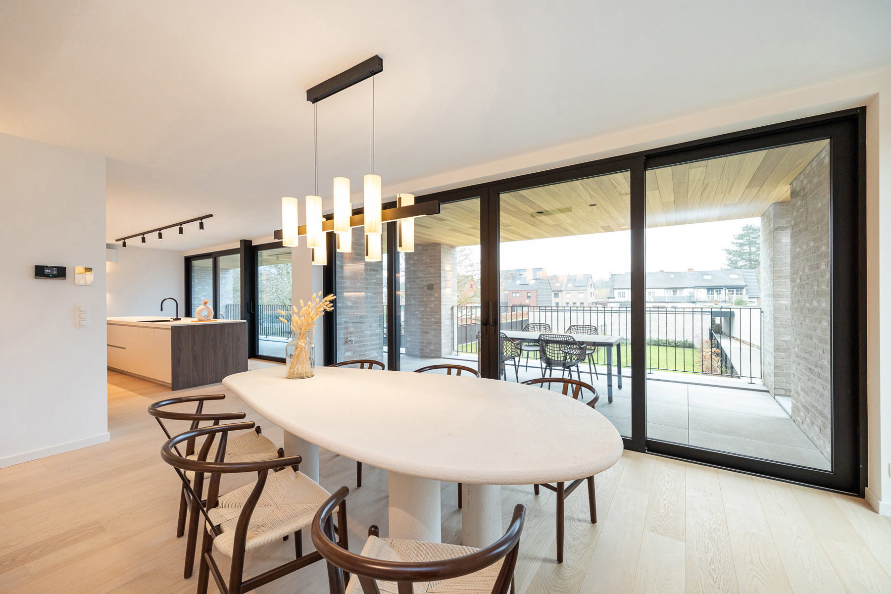 HIGH-END AFGEWERKT APPARTEMENT IN HET CENTRUM ’S-GRAVENWEZEL - foto 4