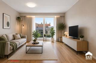 <p><strong>Te koop: ruim appartement in het centrum van Ieper, gelegen aan het Minneplein, met prachtig zicht op de Ieperse torens.</strong></p><p>Dit appartement biedt een unieke combinatie van wonen in het hart van de stad en genieten van een mooi uitzicht. Dankzij de centrale ligging bevindt u zich op wandelafstand van winkels, horeca en openbaar vervoer. Bovendien is er een autostaanplaats beschikbaar, wat een grote troef is in deze stadsomgeving. Het EPC-label C zorgt voor een comfortabele energieprestatie.</p><p> </p><p><strong>Belangrijkste ruimtes:</strong></p><p>• Lichtrijke woonkamer met uitzicht op de Ieperse torens</p><p>• Keuken met praktische indeling</p><p>• Drie slaapkamers, ideaal voor gezin of gasten</p><p>• Badkamer met douche en wastafel</p><p>• Terras voor buitenmomenten</p><p> </p><p><strong>Troeven:</strong></p><p>• Zicht op de Ieperse torens</p><p>• Centrale ligging nabij openbaar vervoer</p><p><span>•</span><strong> </strong><strong>OPTIONEEL: aankoop autostaanplaats mogelijk</strong></p><p><br /></p><p>Neem vandaag nog contact op met uw ERA-makelaar voor een bezoek.</p><p><strong>JOUW DROOMAPPARTEMENT. ZO GEVONDEN!</strong></p>