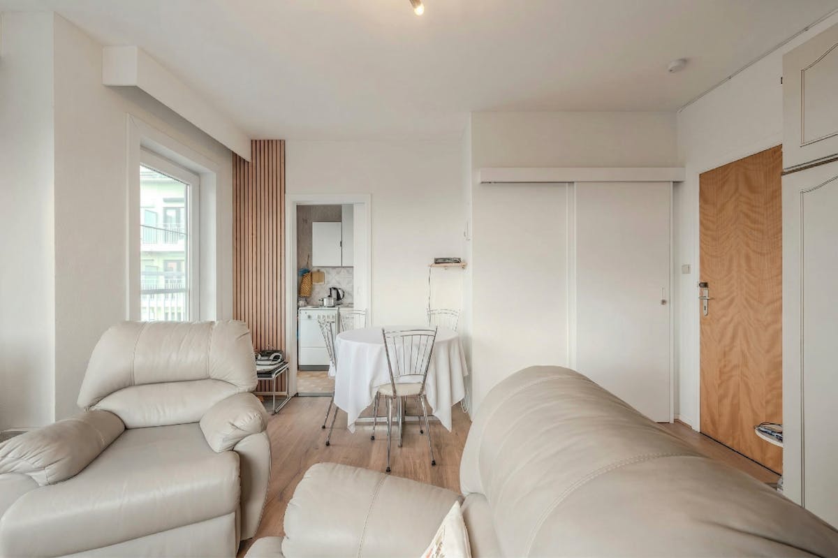 Zonnige hoekstudio met terras en open zicht ! - foto 4