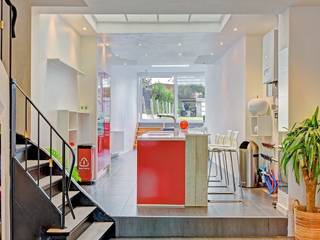 Deze charmante woning ligt in het hart van Tervuren, op wandelafstand van scholen, winkels, openbaar vervoer en het prachtige park. Een...