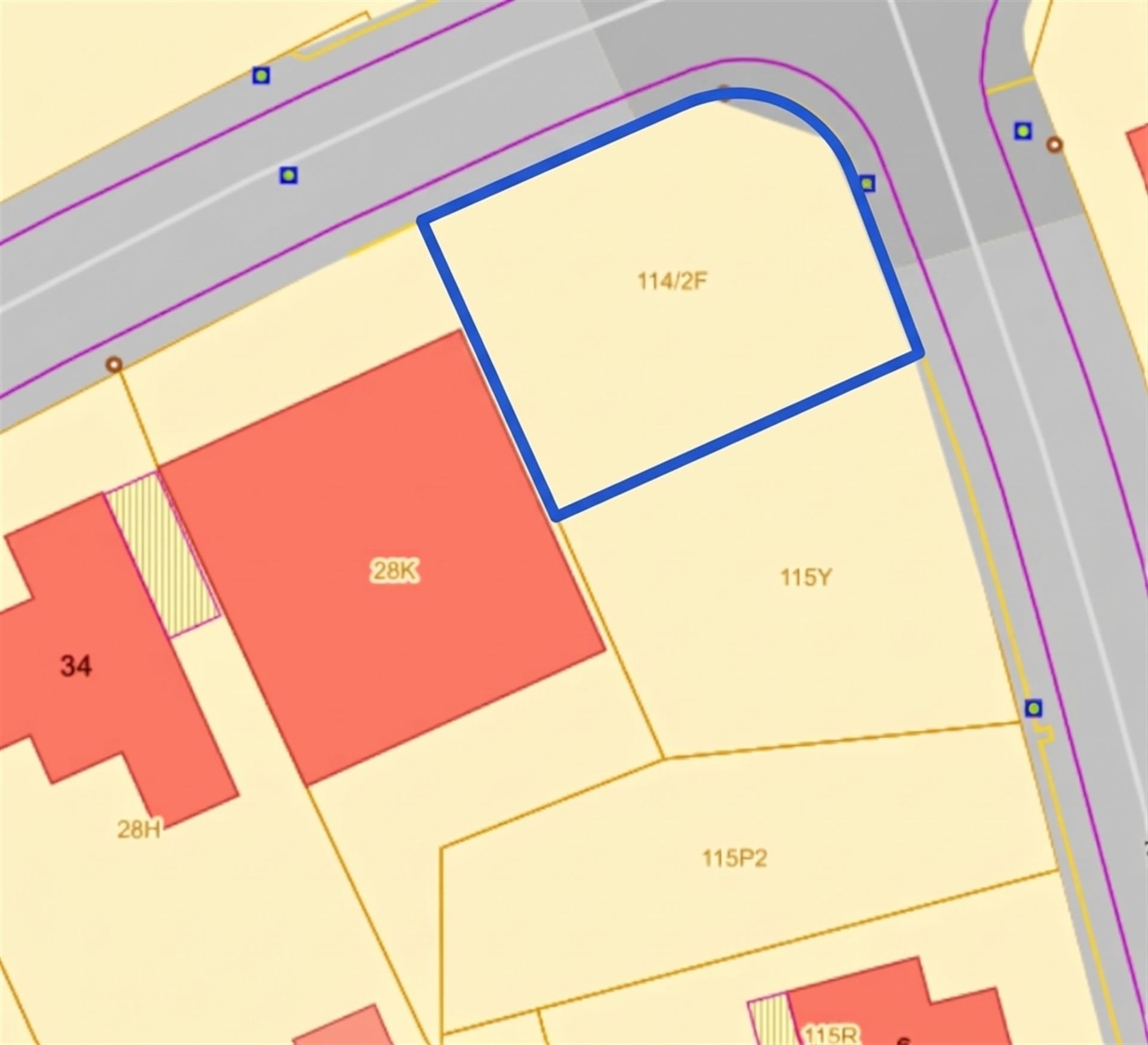 Conveniently located lot in Sint-Eloois-Vijve - photo 4
