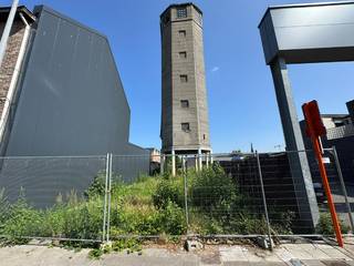 Deze bouwgrond voor 3 ruime appartementen en ca 22 garageboxen is zeer centraal gelegen, pal in het centrum van Sint-Niklaas. Afbraak bestaand...