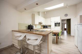 Gerenoveerde woning met 3 slpk's op unieke locatie te BeerseEPC: B-label | Diepe tuin | Elektriciteit conform! | Asbestveilig!Omschrijving:We...