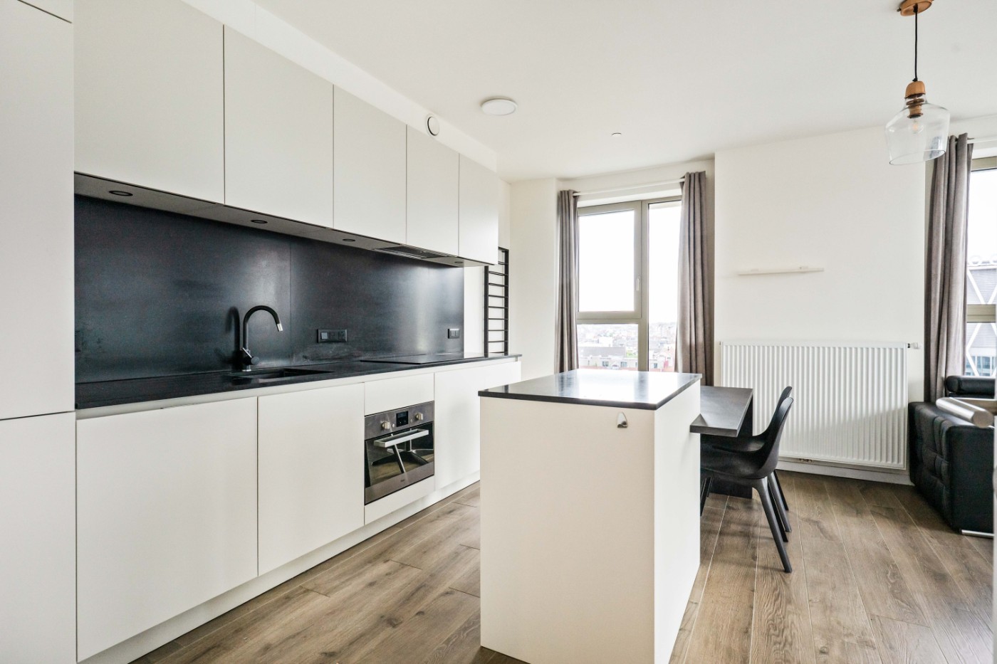 Recent app. op 8e verd. met 1 slpk. in Cadix-buurt te Antwerpen - foto 4
