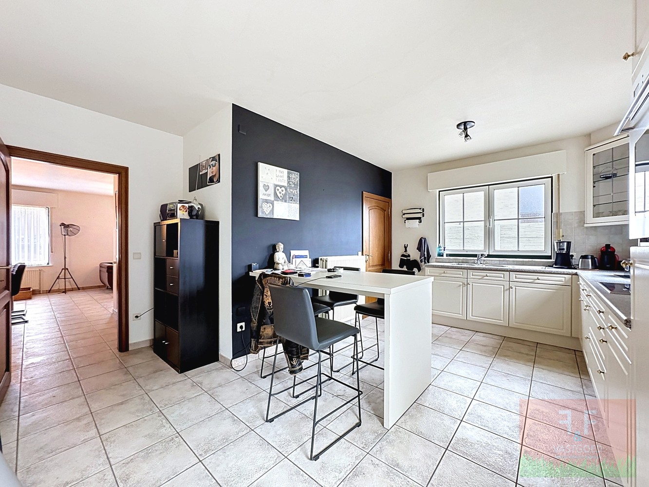 Gezinswoonst met 3 slaapkamers en 2 garages te Bavegem - foto 4