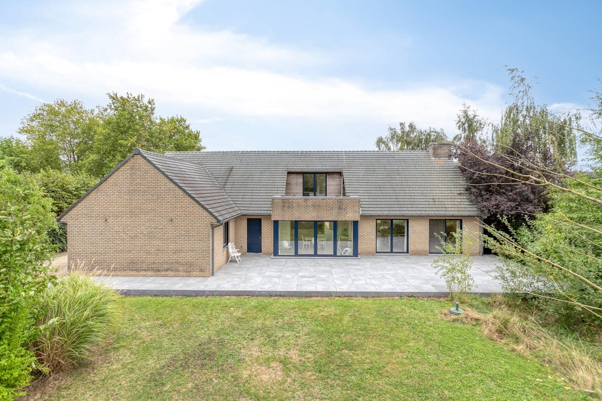 Ruime villa met 5 kamers te koop in Desselgem - foto 2