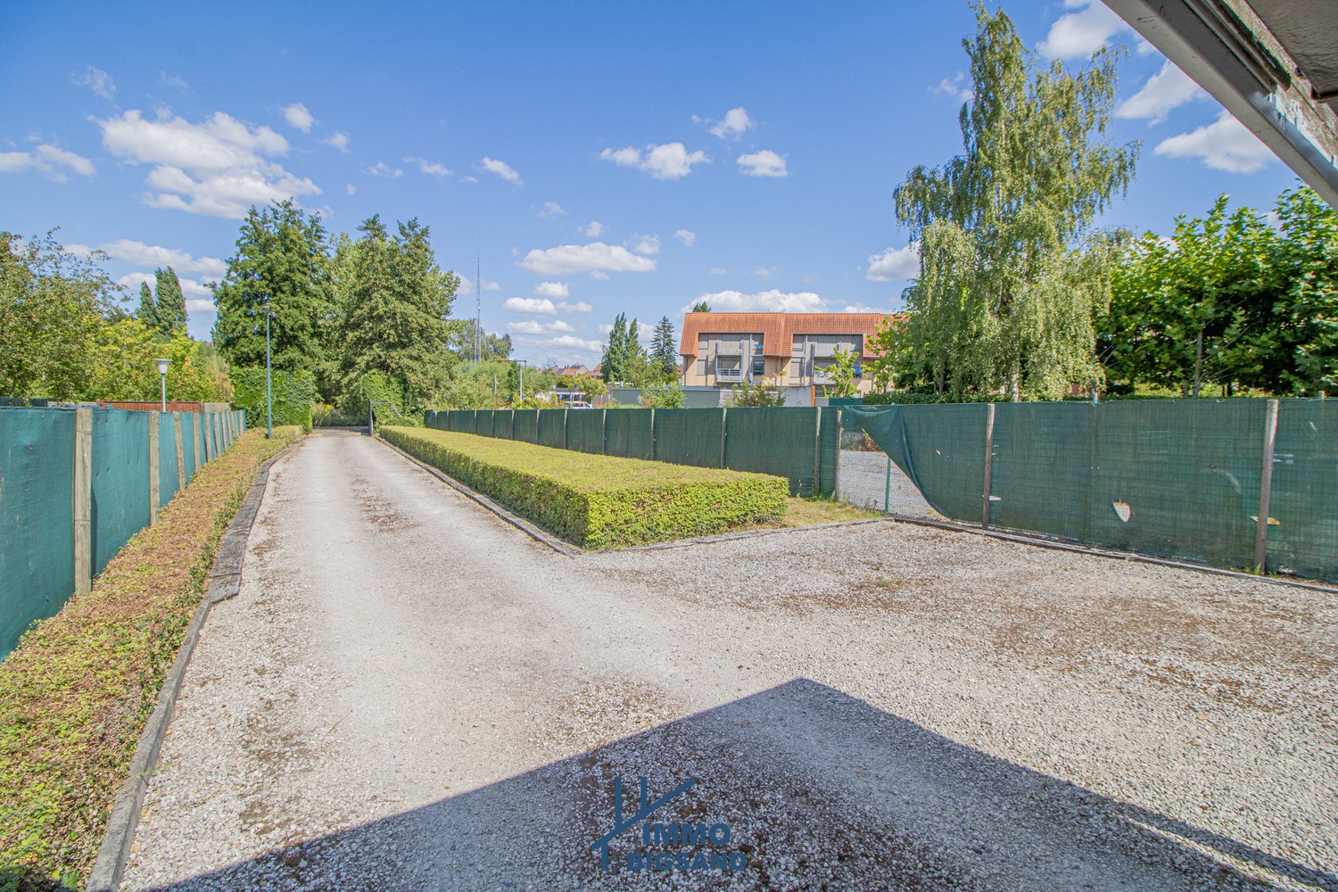 Ruime woning met uitweg en groot perceel in hartje Wervik - photo 3