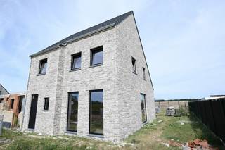 Landelijk gelegen, met zicht op de velden...In de veldhoekstraat, op een boogscheut van het centrum van Waardamme én van de op- en afrit van de E403,...