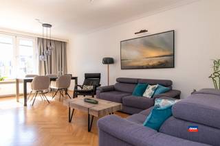 DEURNE | APPARTEMENT MODERNE ET LUMINEUX AVEC 2 CHAMBRES, DÉBARRAS ET JARDIN COMMUN | EPC B |La disposition est la suivante : hall d'entrée spacieux...