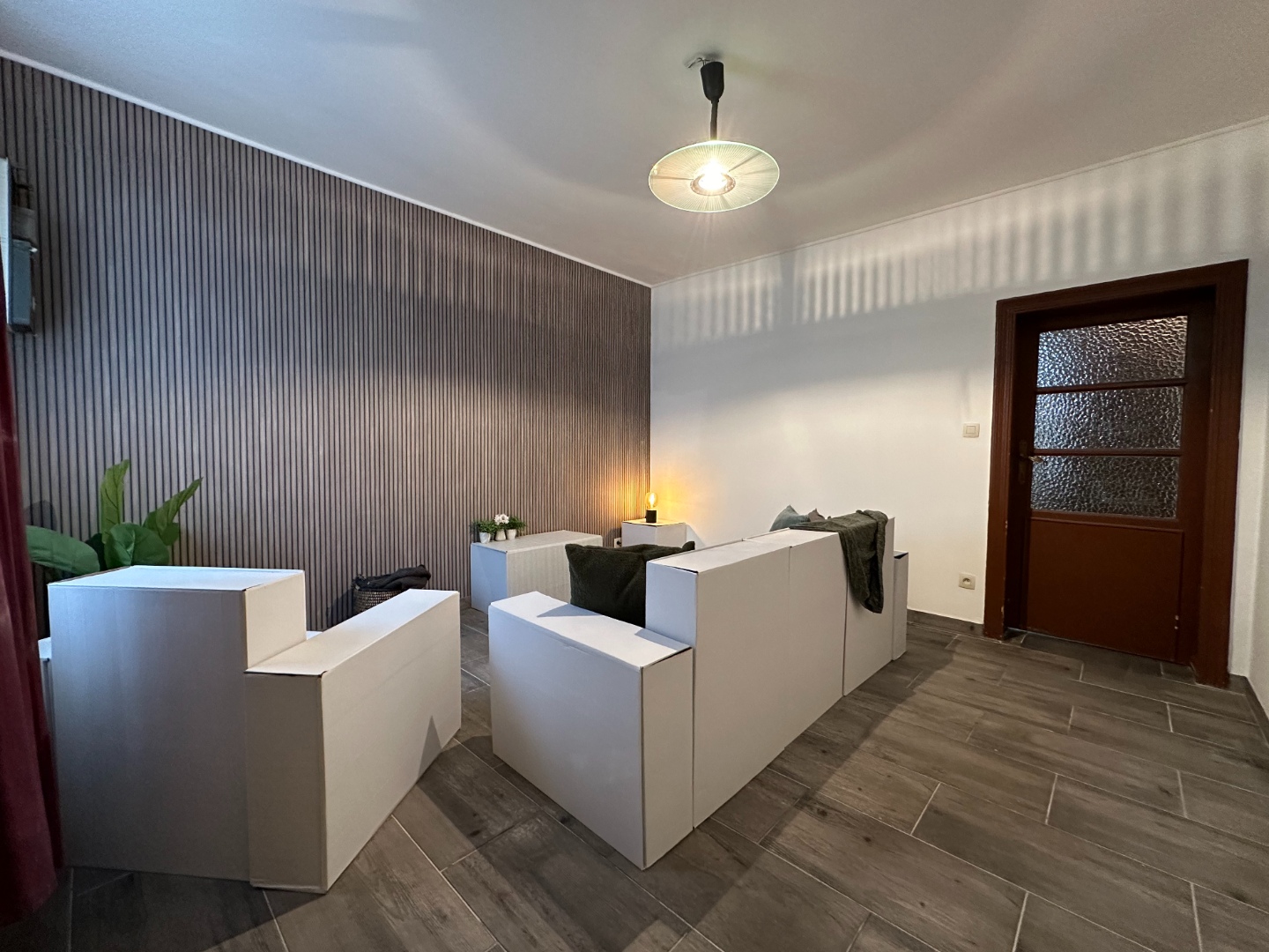 Te koop, gerenoveerde stadswoning met uitgang achteraan te Ronse - foto 3