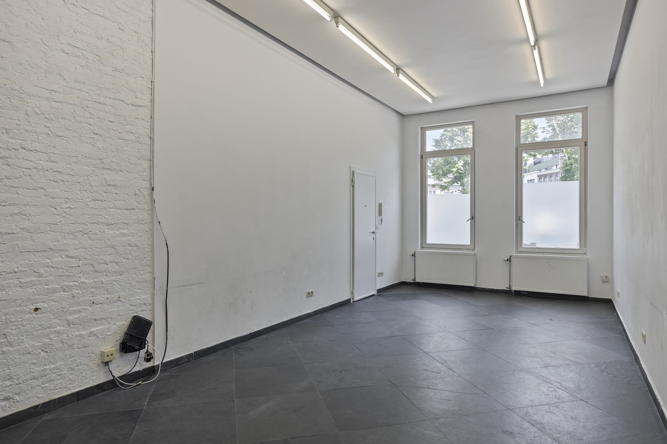 Goed gelegen handelsgelijkvloers aan het Laar. - foto 3