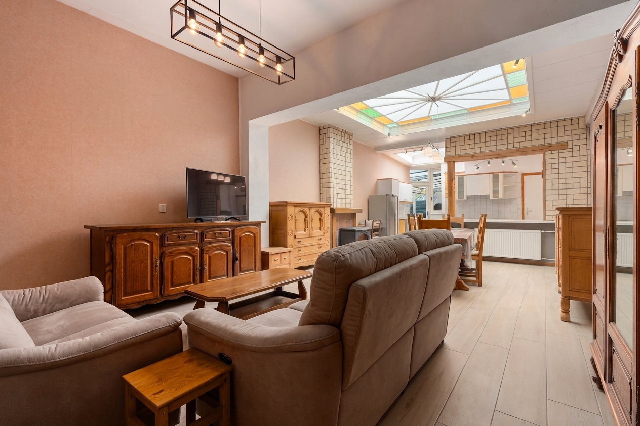 Ruime woning met 5 slaapkamers, polyvalente ruimte en tuin - foto 4